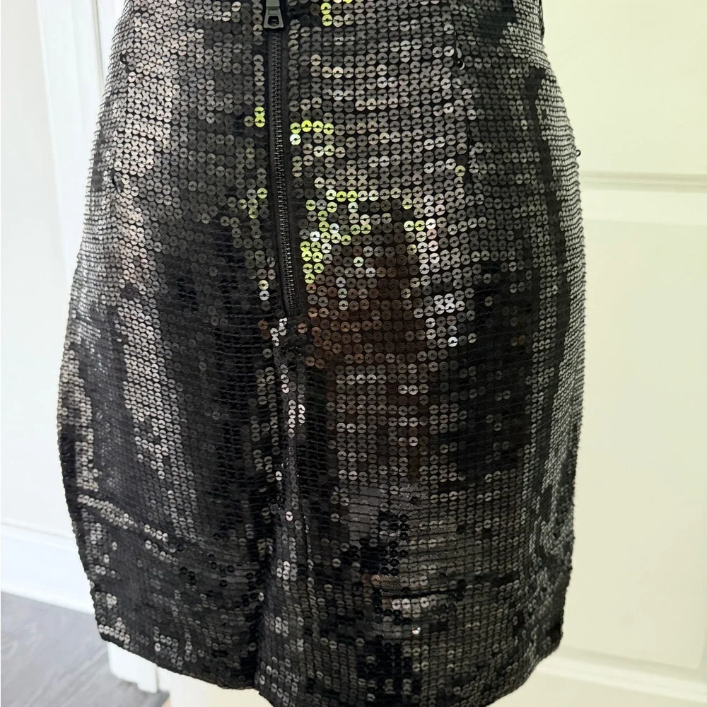 Alice + Olivia Black Sequin Mini Skirt size 0, excellent condition